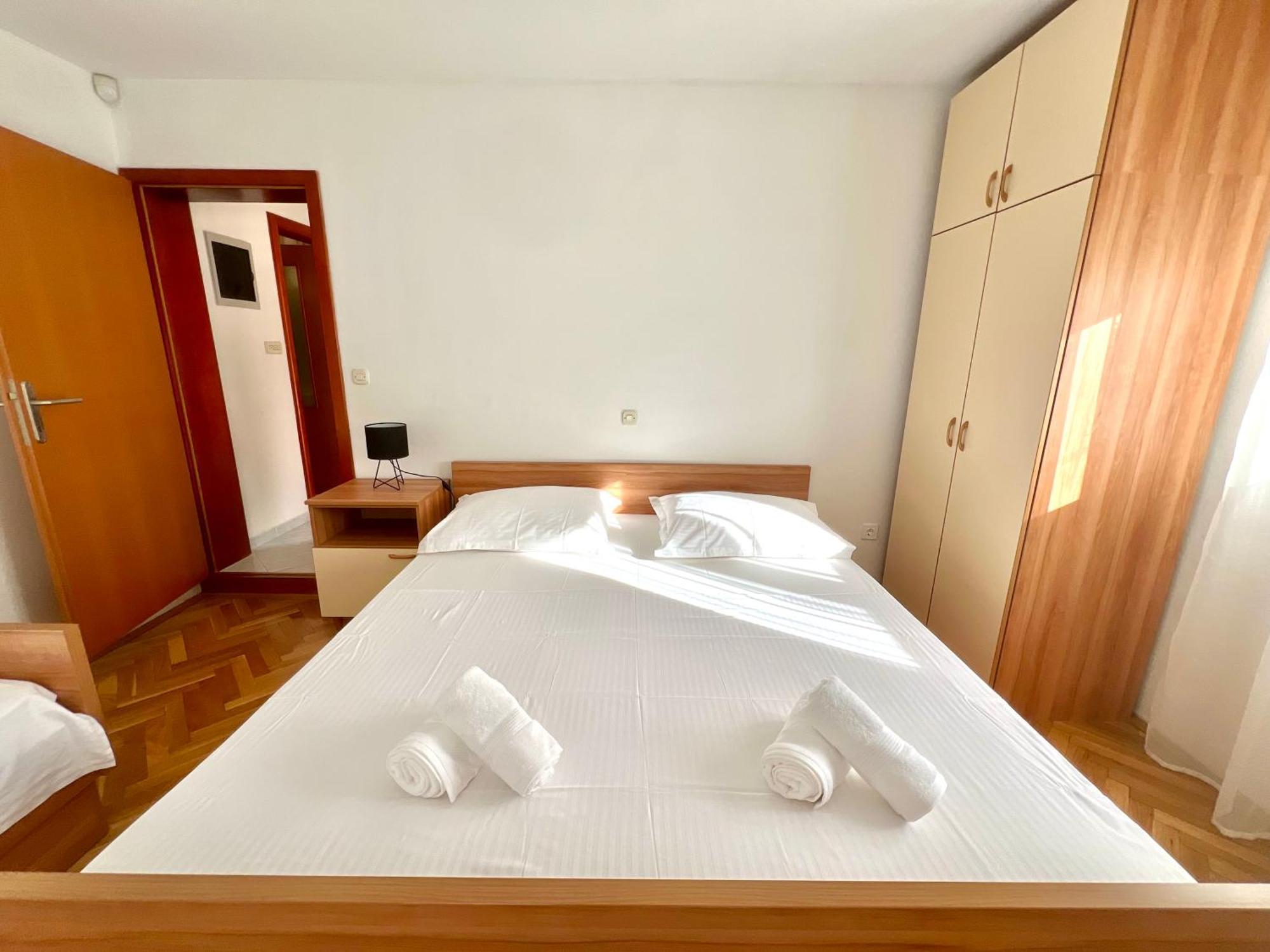 Adria 2 Apartment Slatine Bagian luar foto